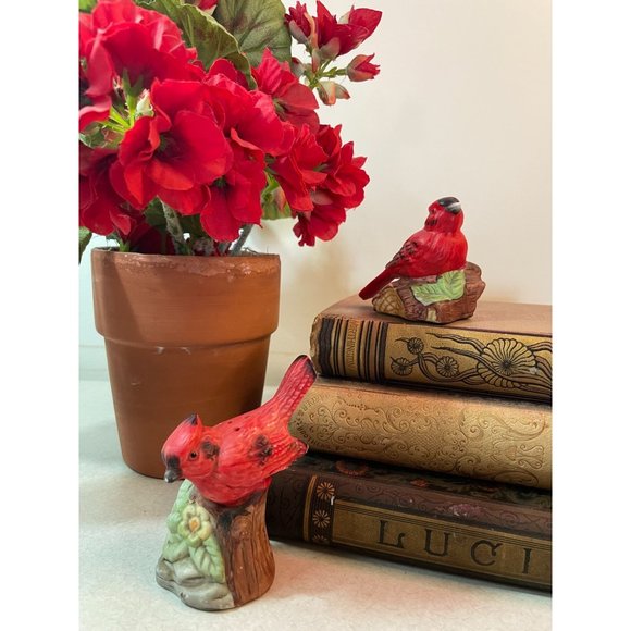 Vintage Bisque Porcelain Cardinal Salt & Pepper Shaker Set - Picture 1 of 5